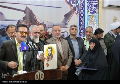مراسم گرامیداشت 5 اردیبهشت در صحرای طبس