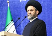 استکبار جهانی توان خاموش کردن نور امام خمینی (ره) را ندارد