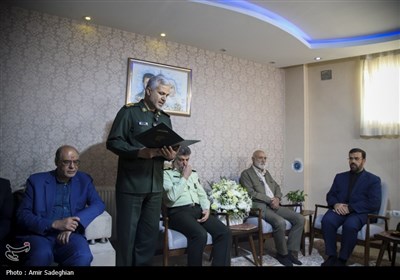 شهید شاخص جهان اسلام، نشان افتخار به خانواده شهیده کرباسی