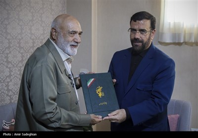 شهید شاخص جهان اسلام، نشان افتخار به خانواده شهیده کرباسی