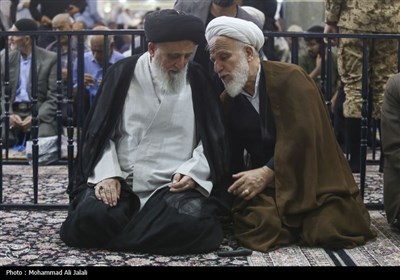 حضور حجت السلام والمسلمین نواب در نماز جمعه قم