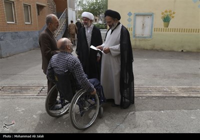 حضور حجت السلام والمسلمین نواب در نماز جمعه قم