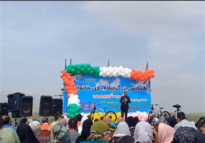 همایش پیادهروی خانوادگی در بروجرد