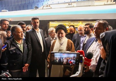 بازدید نماینده ولی فقیه در خراسان رضوی از پروژه خط سه مترو مشهد