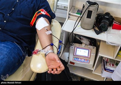 People Rush to Donate Blood after Iran Port Blast