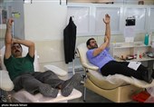 اهدای خون به مجروحان انفجار در بندر شهید رجایی