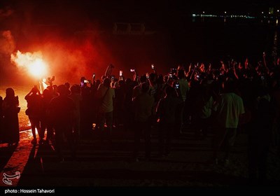 سوگواری ساکنین کیش برای جان‌باختگان حادثه بندر عباس