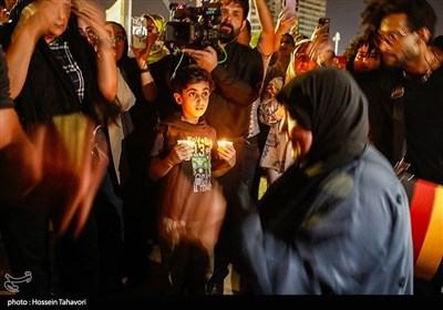 سوگواری ساکنین کیش برای جان‌باختگان حادثه بندر عباس