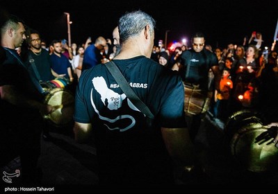 سوگواری ساکنین کیش برای جان‌باختگان حادثه بندر عباس