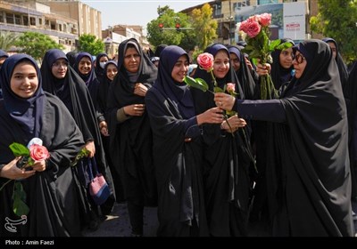 شادپیمایی دختران احمدی در شیراز برگزار شد