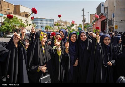 شادپیمایی دختران احمدی در شیراز برگزار شد