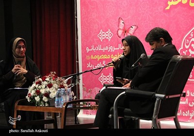 نشست صمیمی استاندار کرمان با دانش آموزان دختر 