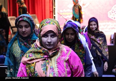 نشست صمیمی استاندار کرمان با دانش آموزان دختر 