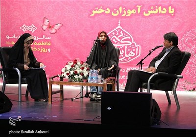نشست صمیمی استاندار کرمان با دانش آموزان دختر 