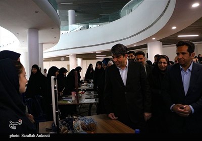 نشست صمیمی استاندار کرمان با دانش آموزان دختر 