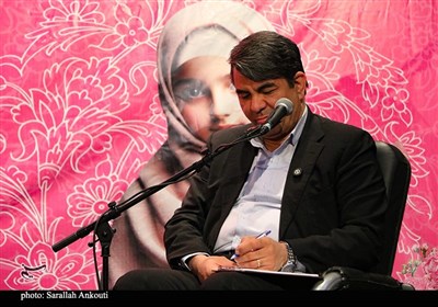 نشست صمیمی استاندار کرمان با دانش آموزان دختر 