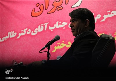 نشست صمیمی استاندار کرمان با دانش آموزان دختر