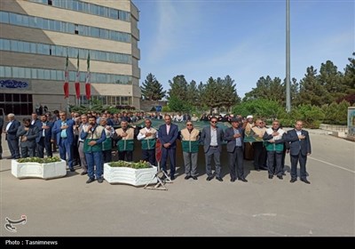 اهتزاز پرچم مطهر حرم رضوی در استانداری خراسان شمالی
