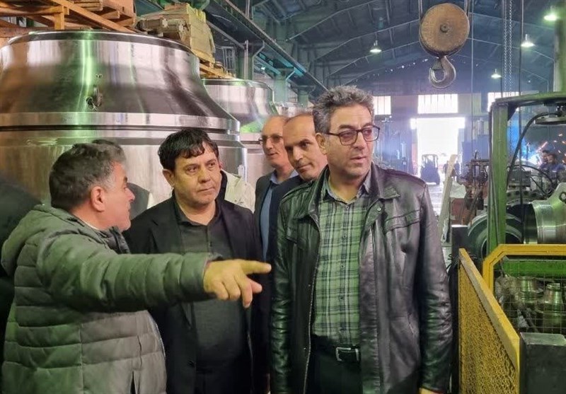 کارگران سربازان جنگ اقتصادی در خط مقدم تولید هستند