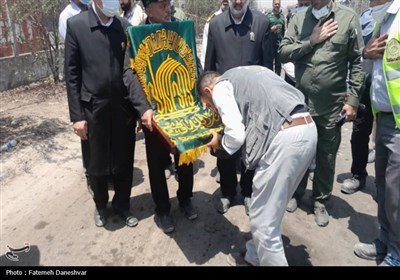 کاروان زیر سایه خورشید در محل حادثه بندر شهید رجایی