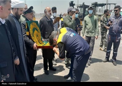 کاروان زیر سایه خورشید در محل حادثه بندر شهید رجایی