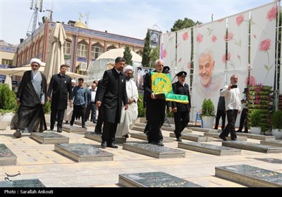 آغاز جشنهای زیر سایه خورشید کرمان از کنار مرقد حاج قاسم
