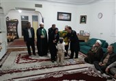 دست نوازش خادمان حرم رضوی بر سر یتیمان زیرکوه