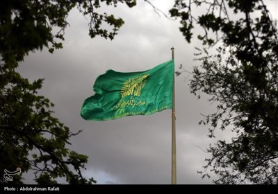 مراسم اهتزاز پرچم رضوی بر فراز همدان