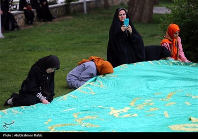 مراسم اهتزاز پرچم رضوی بر فراز همدان
