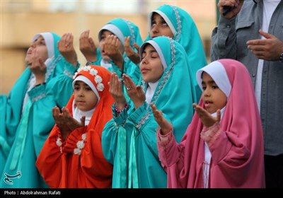 مراسم اهتزاز پرچم رضوی بر فراز همدان