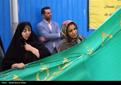 مراسم اهتزاز پرچم رضوی بر فراز همدان