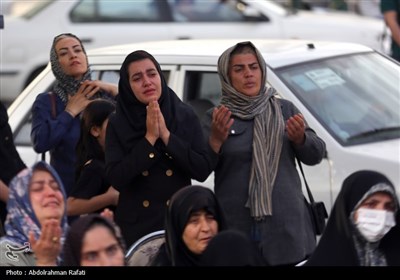 مراسم اهتزاز پرچم رضوی بر فراز همدان
