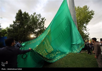 مراسم اهتزاز پرچم رضوی بر فراز همدان