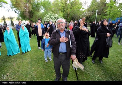 مراسم اهتزاز پرچم رضوی بر فراز همدان