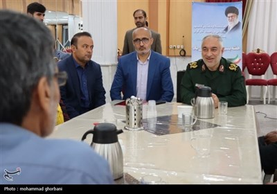 دورهمی فرمانده سپاه خراسان جنوبی با کارگران بیرجند