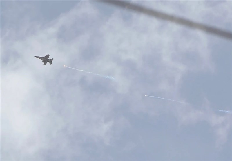 Israel Strikes Near Syrian Presidential Palace