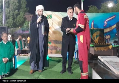 کاروان زیر سایه خورشید در بندرعباس
