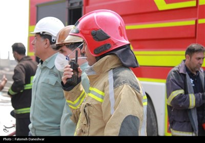 حضور مؤثر شهرداری بندرعباس در اطفا حریق بندر شهید رجایی