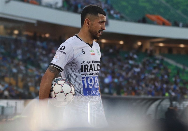 کاظمیان: هنوز با پرسپولیس قرارداد امضا نکرده‌ام 