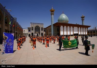 جاروزنی صحن حرم شاهچراغ (ع) با حضور 100 پاکبان شیرازی در دهه کرامت