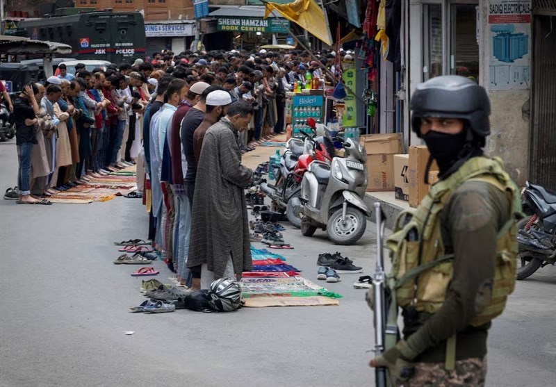 Kashmir Residents on Both Sides of Dividing Line Brace for Possible War