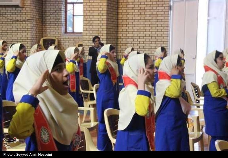  حضور ۸۰۰۰۰ دانش‌آموز جدید اتباع در کلاس اول 