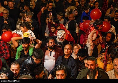شادی مردم تبریز پس از قهرمانی تراکتور در لیگ برتر فوتبال