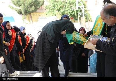 کاروان زیر سایه خورشید در میان دانش آموزان شهریار