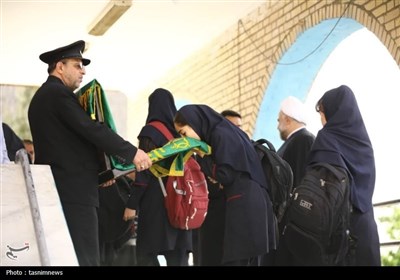 کاروان زیر سایه خورشید در میان دانش آموزان شهریار