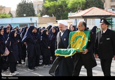 کاروان زیر سایه خورشید در میان دانش آموزان شهریار