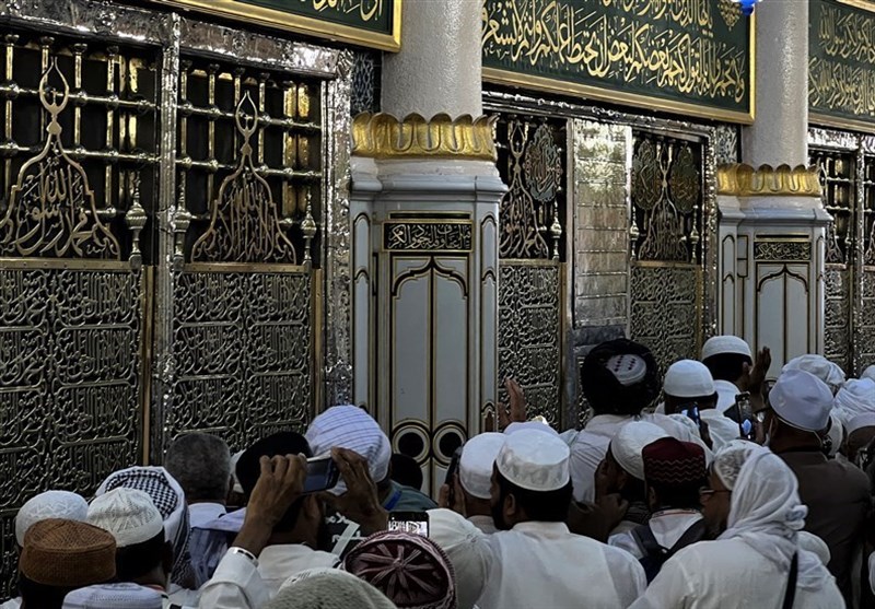  زیارت؛ راهی برای تقرب به نور 