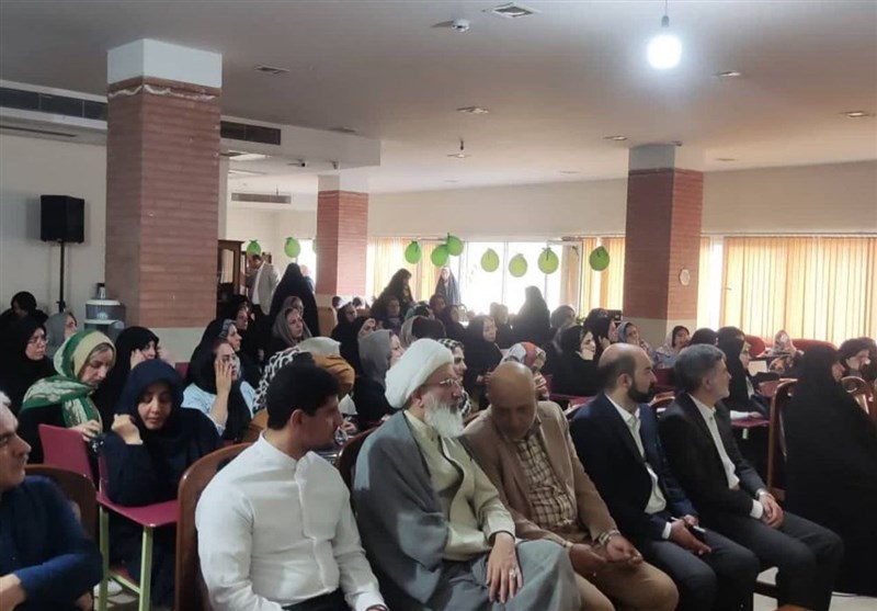  تجلیل از کارگران تولید در ویژه‌برنامه «زحمت‌کشان بی‌ادعا» 