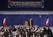 الإمام الخامنئی: لو توحدت الأمة الإسلامیة لما وقعت مآسی فلسطین وتعرض الیمن للضغط