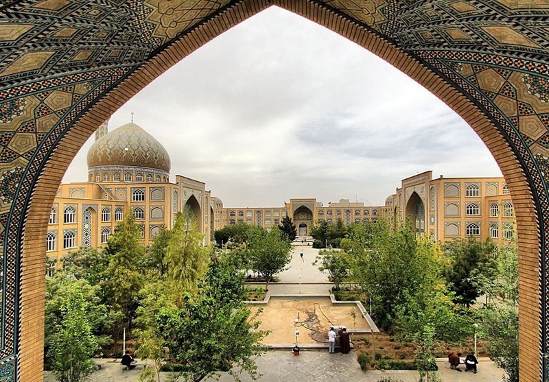  حوزه علمیه؛ پایگاه نشر معارف قرآن و اهل بیت (ع) 